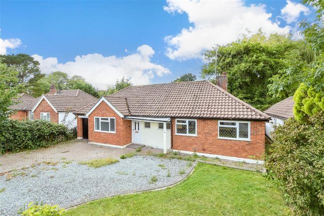 Cheyne Walk, Horley, Surrey 3 bed detached bungalow for sale