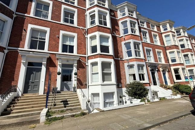 Prince Of Wales Terrace, Scarborough 2 bed flat for sale