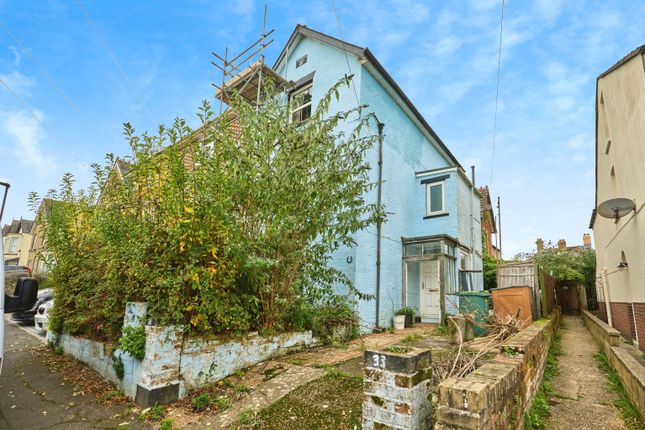 5 bedroom semi-detached house for sale