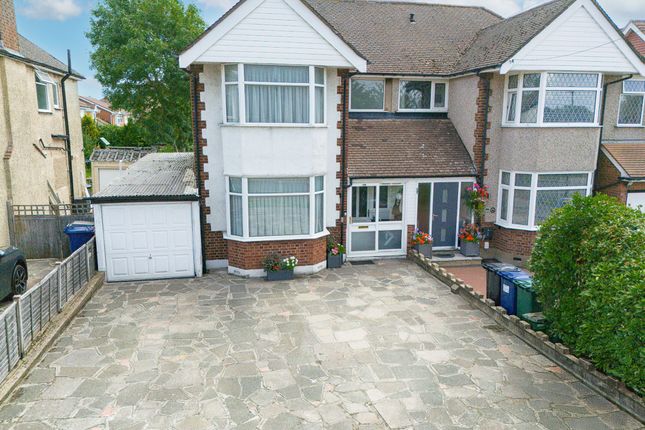 Broadfields Avenue, Edgware, HA8 3 bed semi