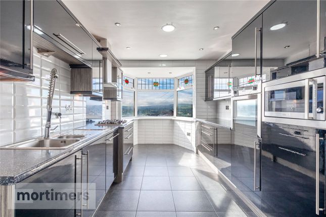 5 bedroom terraced house for sale