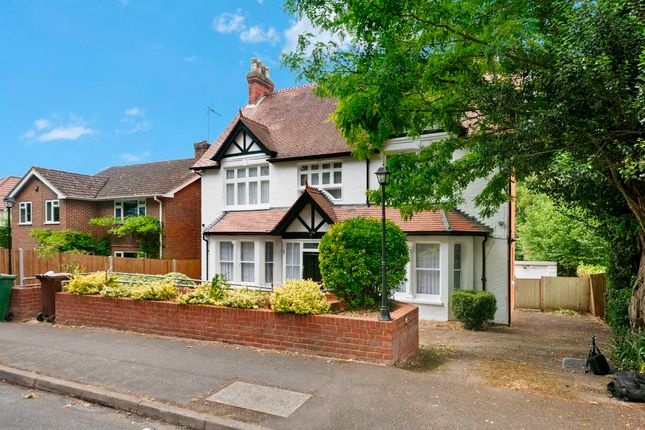 Farnborough GU14 8 bed detached house for sale