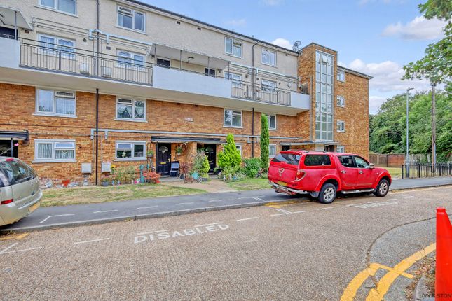 Grantham Court, Grantham Gardens... 2 bed flat for sale