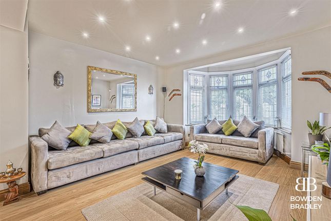 Collinwood Gardens, Clayhall 5 bed semi