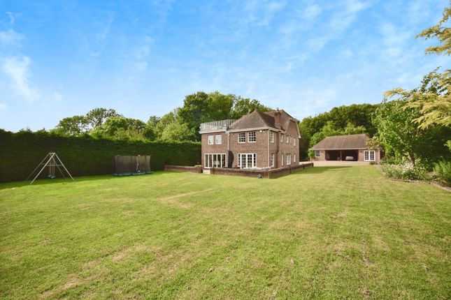 6 bedroom detached house for sale