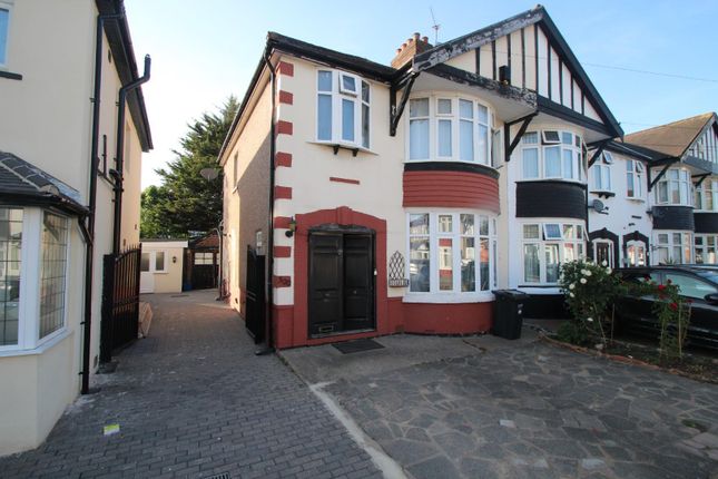 Stradbroke Grove, Clayhall, Essex, IG5 3 bed semi