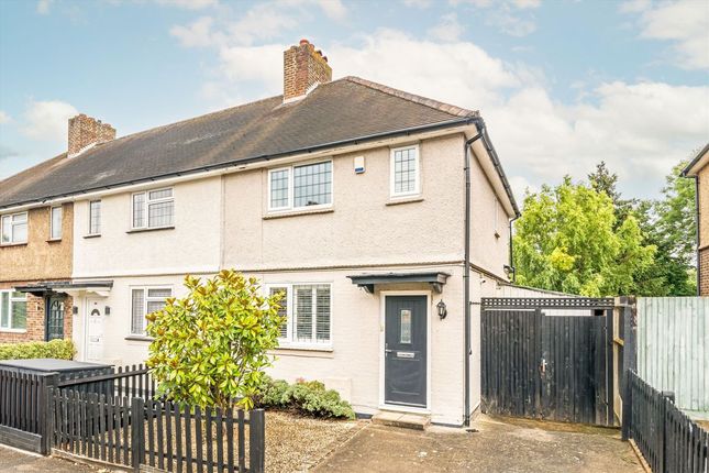 Gladstone Road, Surbiton KT6 2 bed end of terrace house for sale