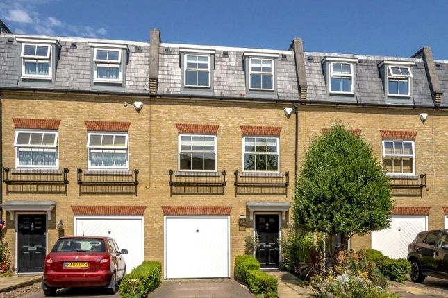 Layton Place, Kew, Surrey, TW9 3 bed house for sale