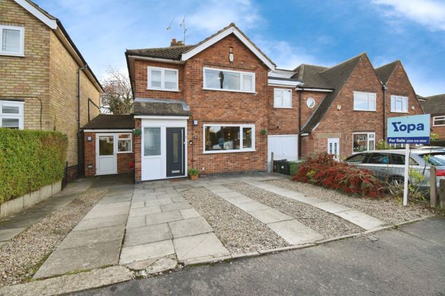 4 bed detached house