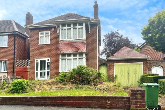 Woodcroft Avenue, West Midlands DY4 3 bed detached house for sale