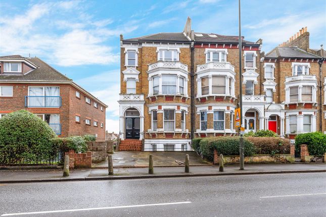 Worple Road, Raynes Park SW20 8 bed semi