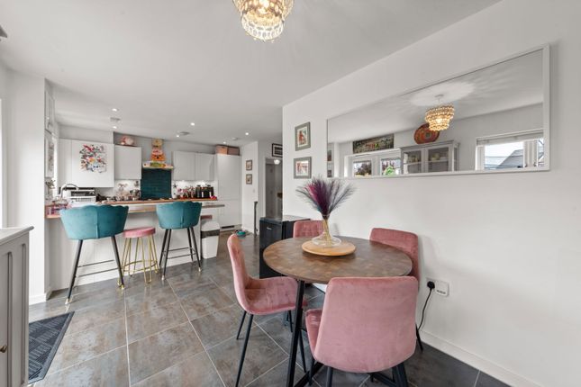 Eveas Drive, Sittingbourne ME10 4 bed detached house for sale