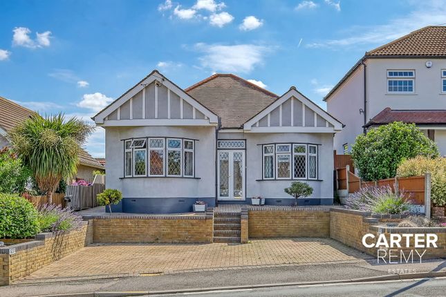 Daws Heath Road, Benfleet, SS7 2 bed detached bungalow for sale