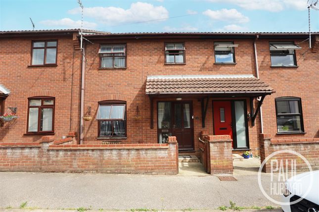 Morton Road, Lowestoft, NR33 3 bed terraced house for sale