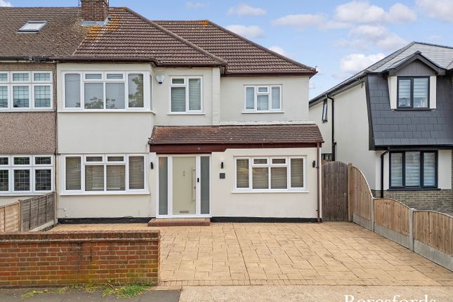 Cranham Gardens, Upminster, RM14 4 bed semi