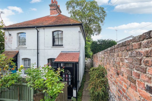 Gravel Hill, Oxfordshire RG9 1 bed semi