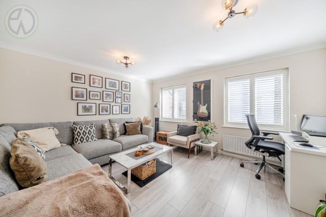Palestine Grove, Colliers Wood SW19 2 bed terraced house for sale