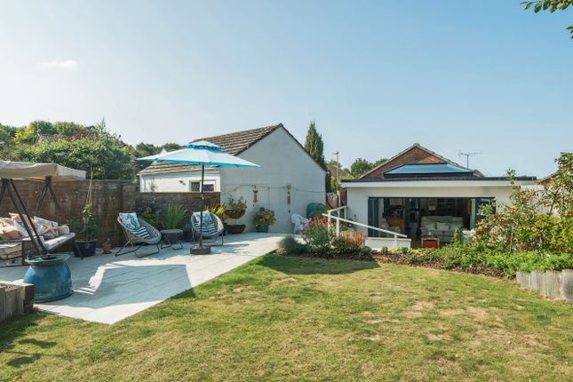 Sandown Close, Alton, Hampshire, GU34 3 bed bungalow for sale