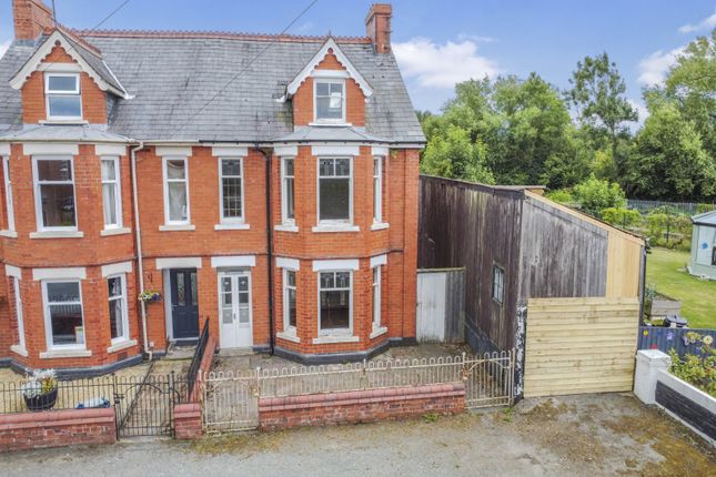 Station Road, Caersws, Powys, SY17 3 bed semi