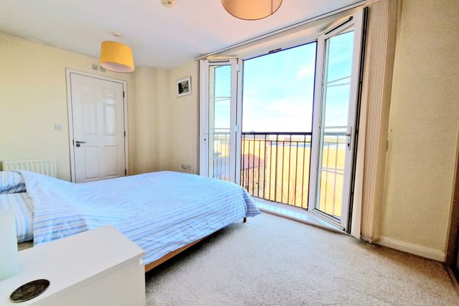 Waterside, Dickens Heath, Solihull... 2 bed flat for sale