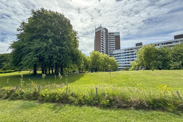 Montagu Court, Gosforth, NE3 3 bed apartment for sale