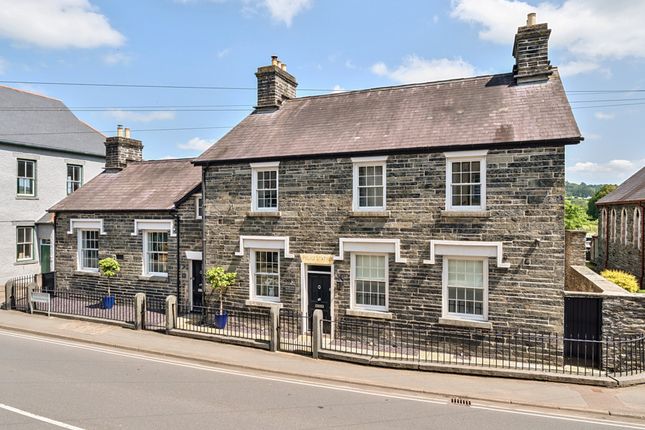 London Road, Corwen. 6 bed house for sale
