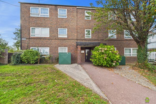 Compton Place, Erith, Kent, DA8 1 bed apartment for sale