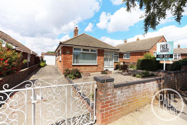 Malvern Rise, Lowestoft, Suffolk, NR32 2 bed detached bungalow for sale