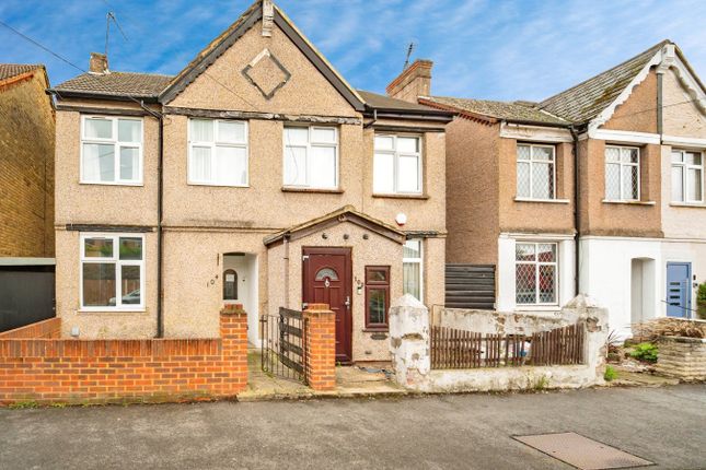 5 bedroom semi-detached house for sale