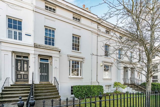 Ashford Road, Cheltenham, GL50 2 bed flat for sale