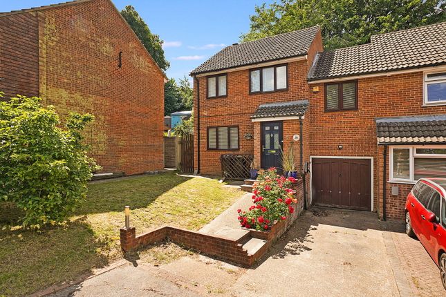 Papion Grove, Chatham ME5 4 bed link detached house for sale