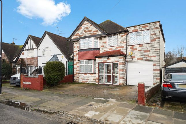 Bennetts Avenue, Greenford UB6 4 bed detached house for sale