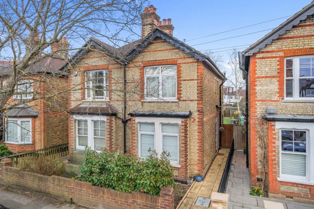 Rydens Grove, Hersham... 3 bed semi