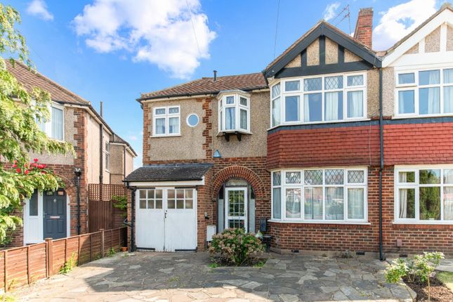 Dundela Gardens, Worcester Park 4 bed semi