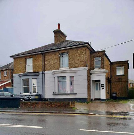 6 bed semi-detached house