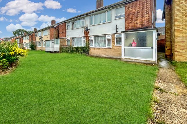 Birchen Grove, Luton, Bedfordshire... 2 bed ground floor maisonette for sale