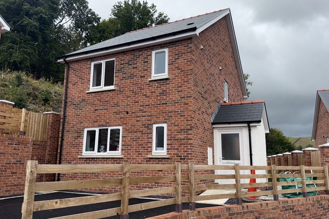 2 bed detached house