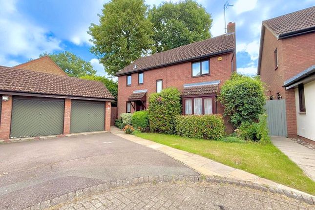 Holly Farm Close, Caddington 4 bed detached house for sale