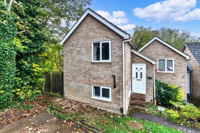 Shepherd Close, Royston SG8 2 bed end of terrace house for sale