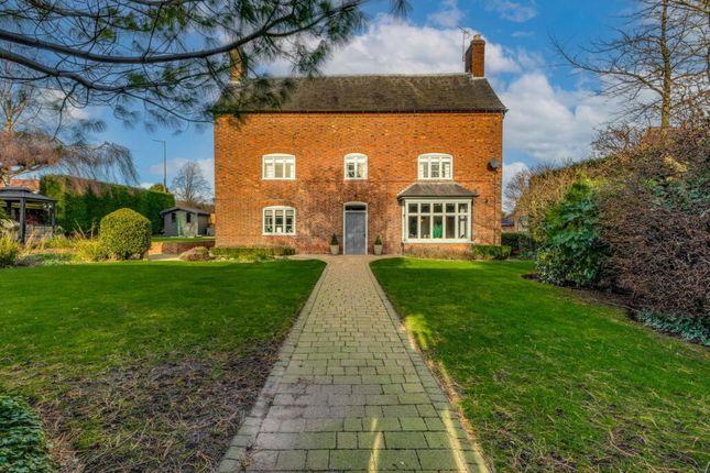 Burton Road, Midway, Swadlincote, DE11 6 bed detached house for sale