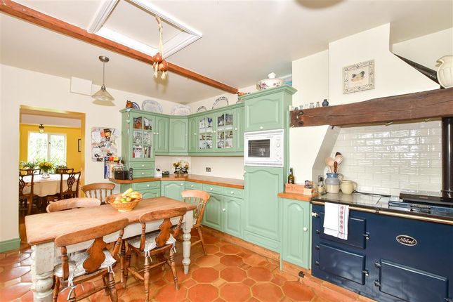 5 bed detached house