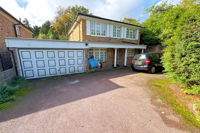 5 bed detached house