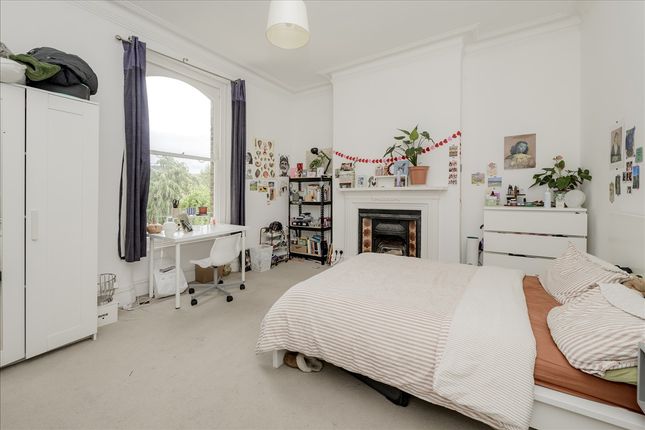 Ormiston Grove, Shepherd's Bush W12 4 bed duplex for sale