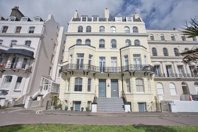 Marine Parade, Folkestone, CT20 2 bed flat for sale