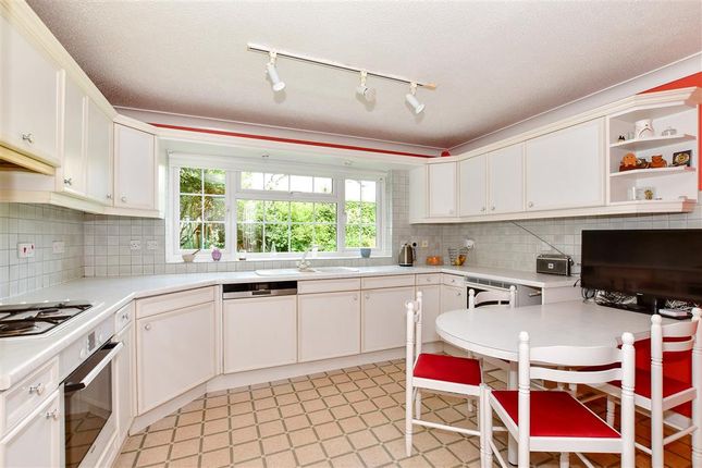 4 bed detached house