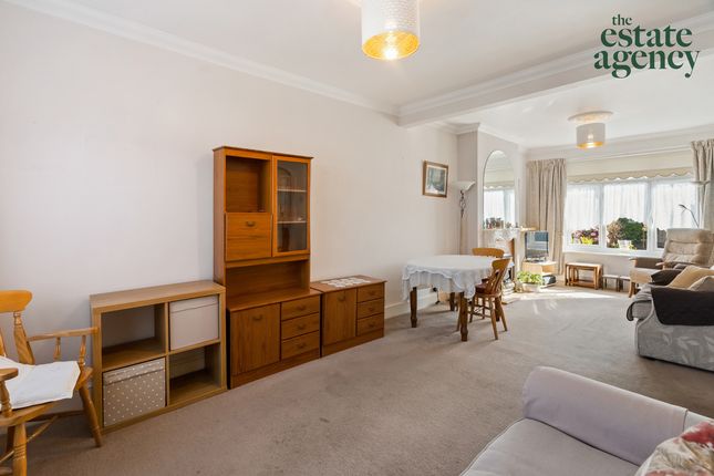 Gunners Grove, Chingford, E4 3 bed bungalow for sale