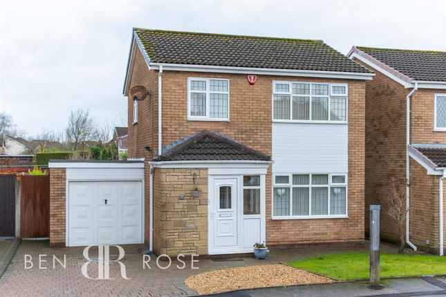 Long Close, Leyland 3 bed detached house for sale