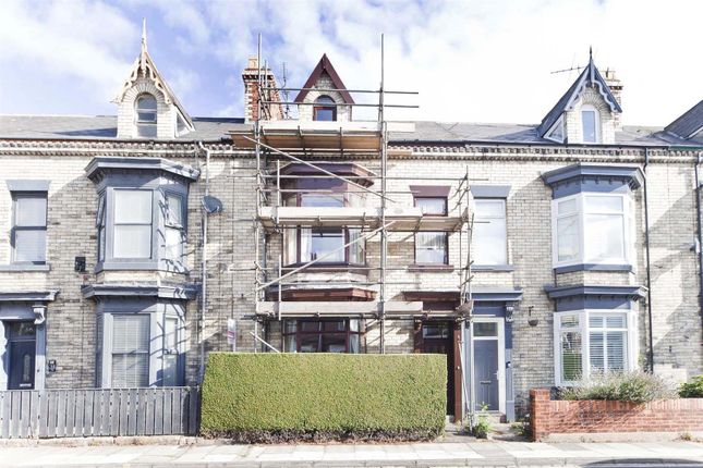 6 bed terraced house