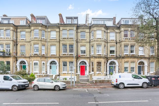 Cromwell Road, Hove, BN3 2 bed flat for sale