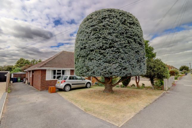 Westmead, Buckinghamshire HP27 3 bed bungalow for sale